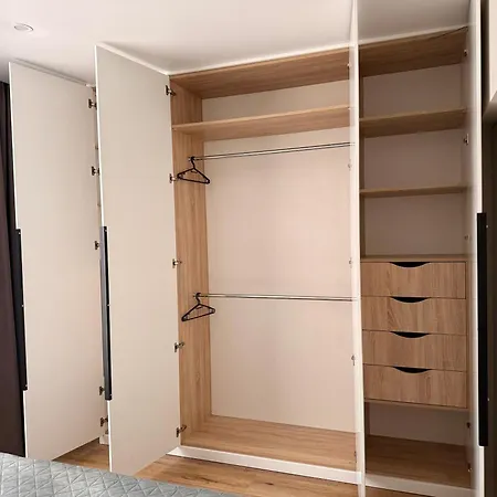 Hotel найкращий жк києва файна таун закрита територія Kiev